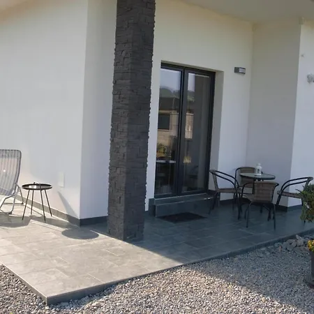 Apartament Charlie Bešeňová