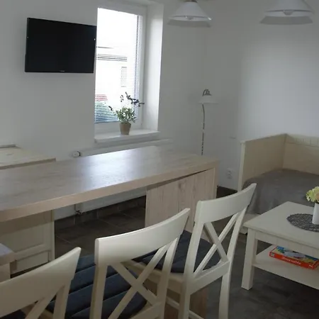Charlie Apartment *